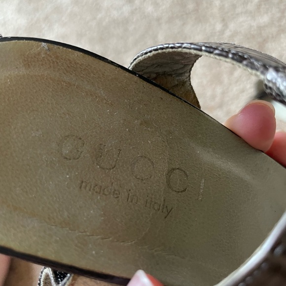 Gucci Lizard T-Strap Heel Sandals Sz 9 Block Heel Crystals FLAWS-missing crystal - Picture 15 of 15